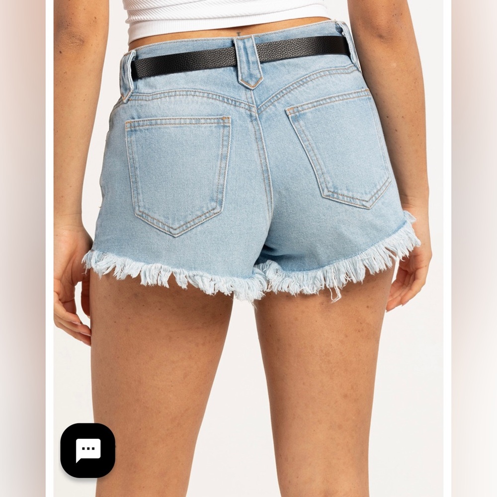 Full Tilt Festival Frayed Hem with Belt Jean Shorts NWT - Picture 5 of 7